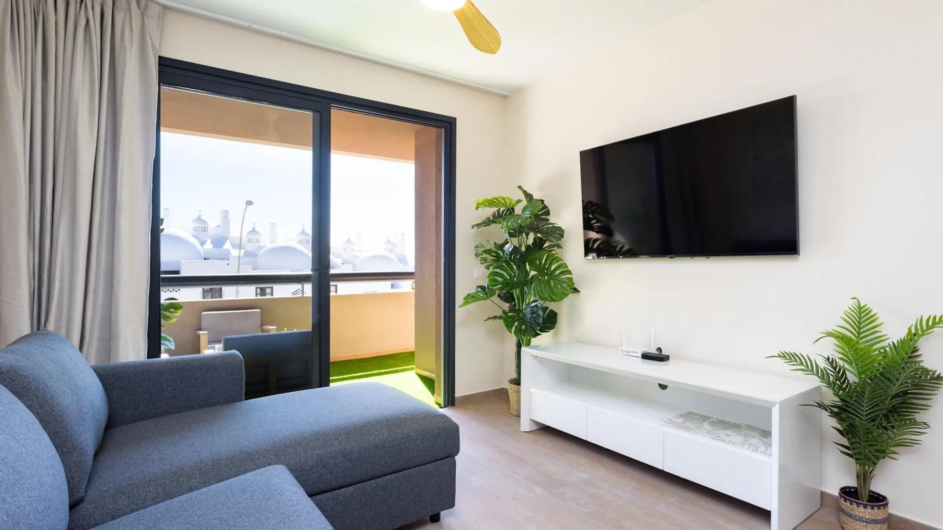 Gorgeous Paraiso Free Wifi Playa Paraiso  Apartment Playa Paraiso (Tenerife)